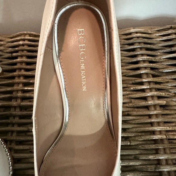 BCBGeneration Holli Pump - Picture 7 of 11